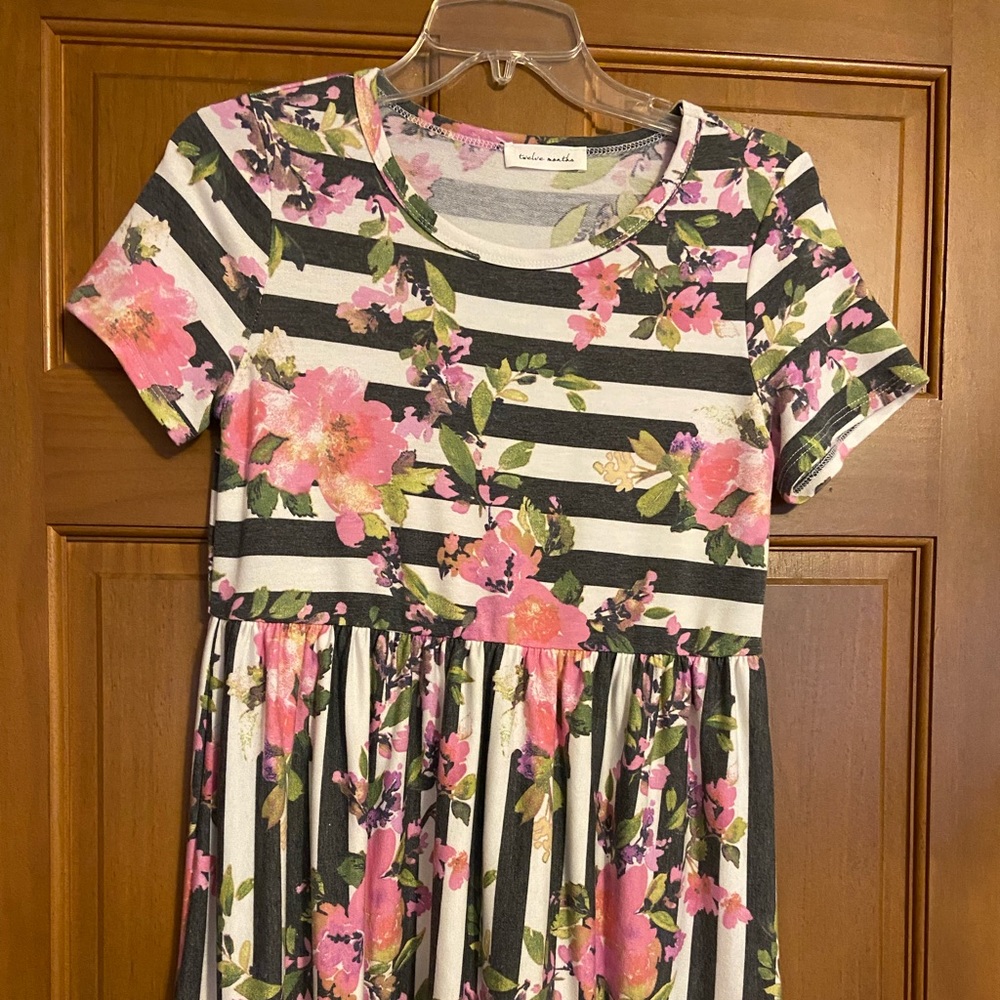 Flower with black stripes dress or tunic